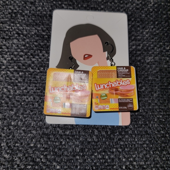 MINI BRAND EARRINGS - Picture 16 of 16